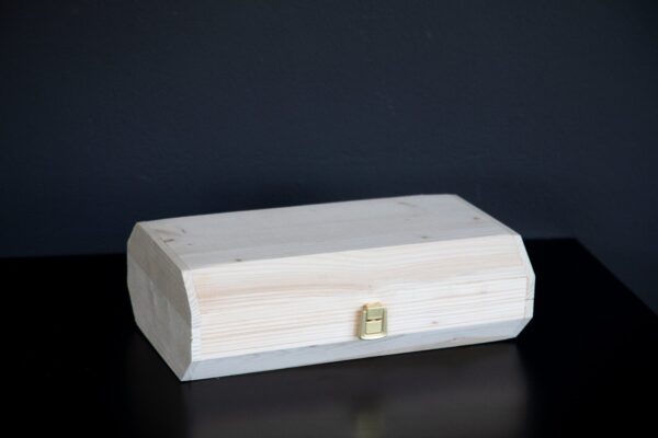 Kuti 8-këndore per dy shishe