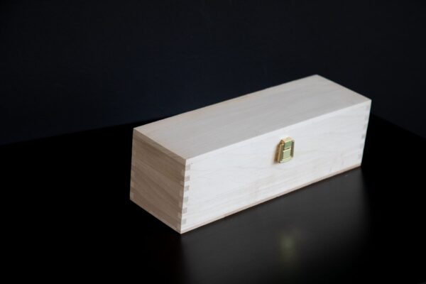 Kuti për një shishe (me dhëmbëza)