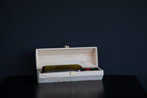 Kuti 8-këndore për një shishe