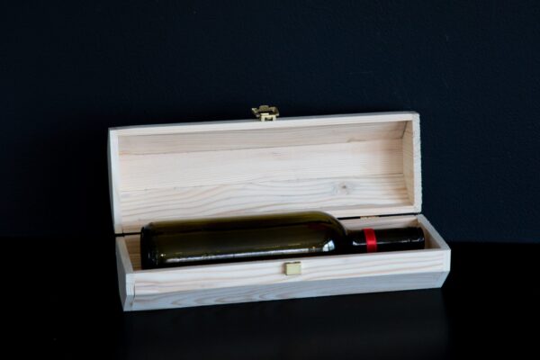 Kuti 8-këndore për një shishe