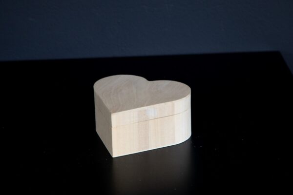 Mbajtese bizhuterish ne forme zemre