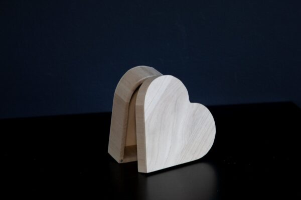 Mbajtese bizhuterish ne forme zemre