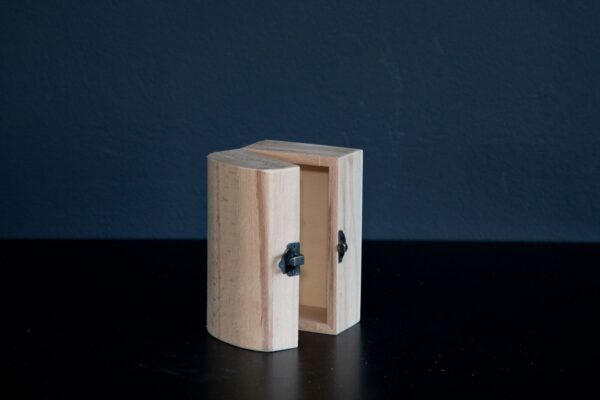 Kuti bizhuterishe e lakuar