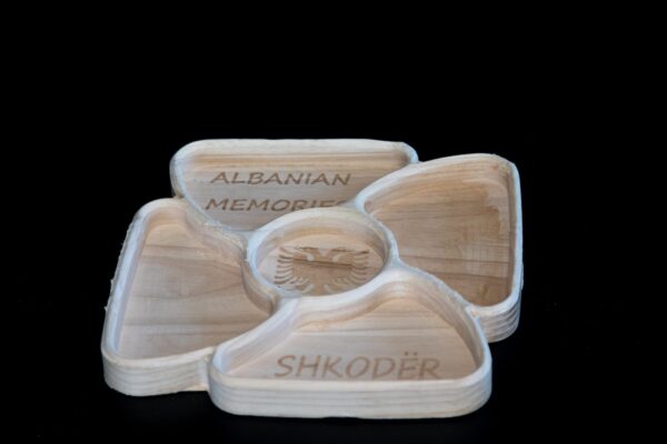 Tabaka druri me ndarje – suvenir Shkodër