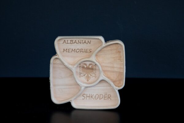 Tabaka druri me ndarje – suvenir Shkodër
