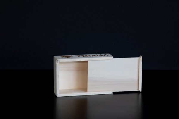 Kuti e vogel me shine